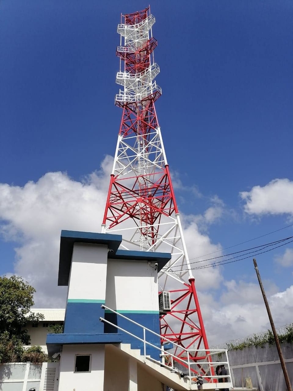 Hot Dip Galvanized 4 Legged Tower Lattice Microwave Communication 20m High